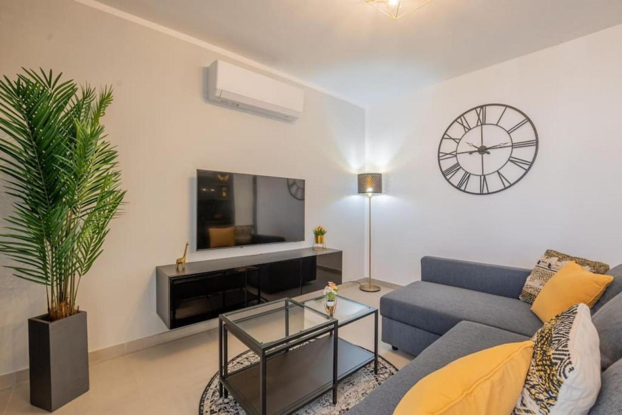 Sea Breeze Apartment